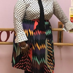 SUPER CUTE ELOQUII pattern tie neck midi dress